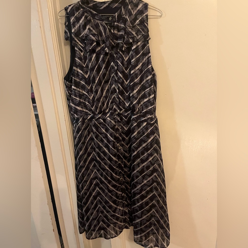 Sleeveless navy, grey and white Banana Republic size 14 dress with ruffle detail